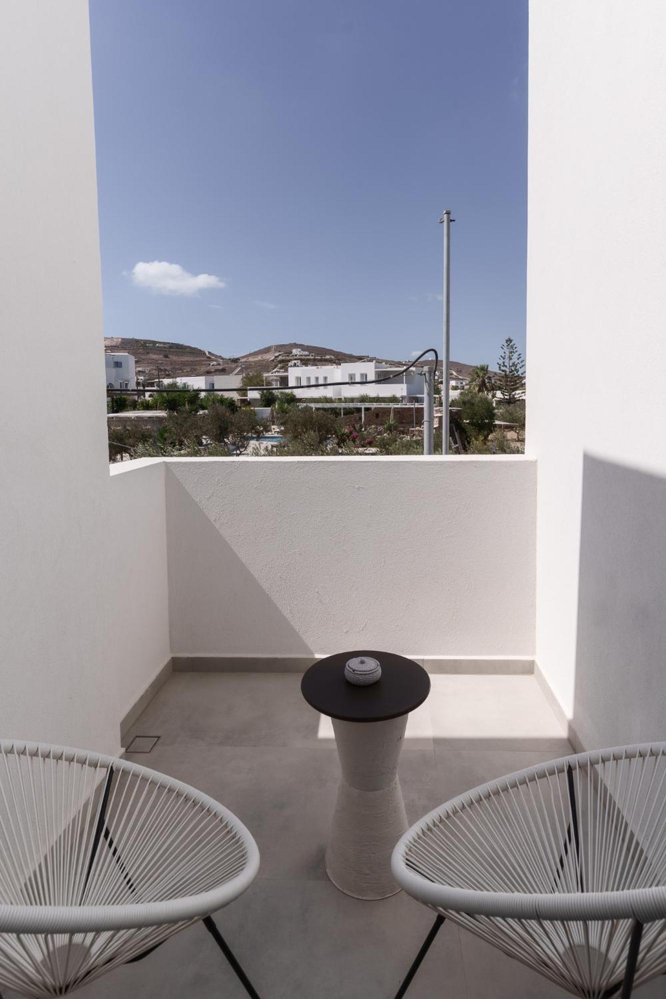 Poema Antiparos Aparthotel Exterior photo