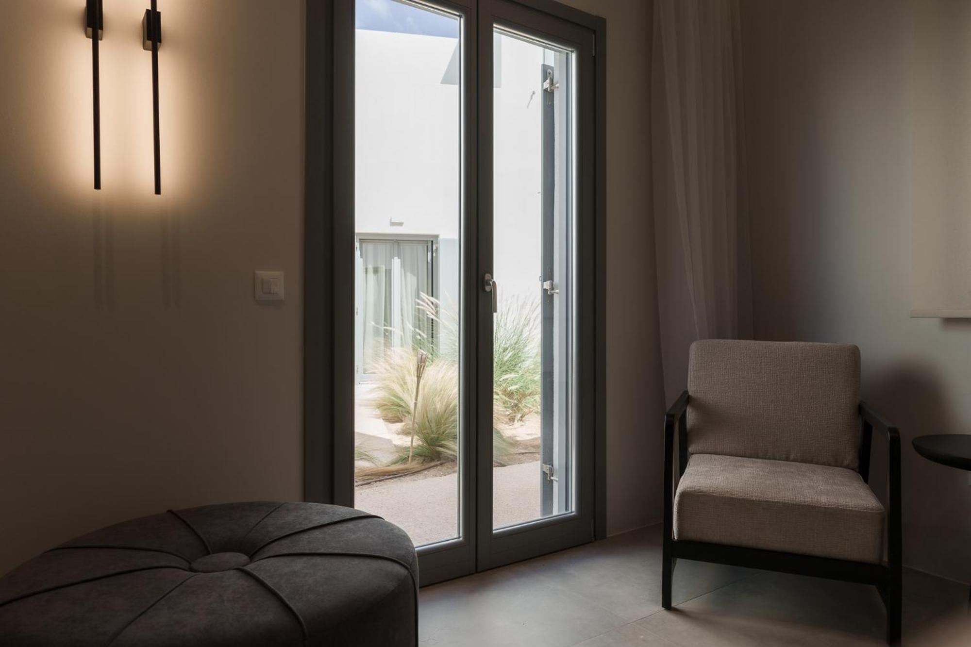 Poema Antiparos Aparthotel Exterior photo