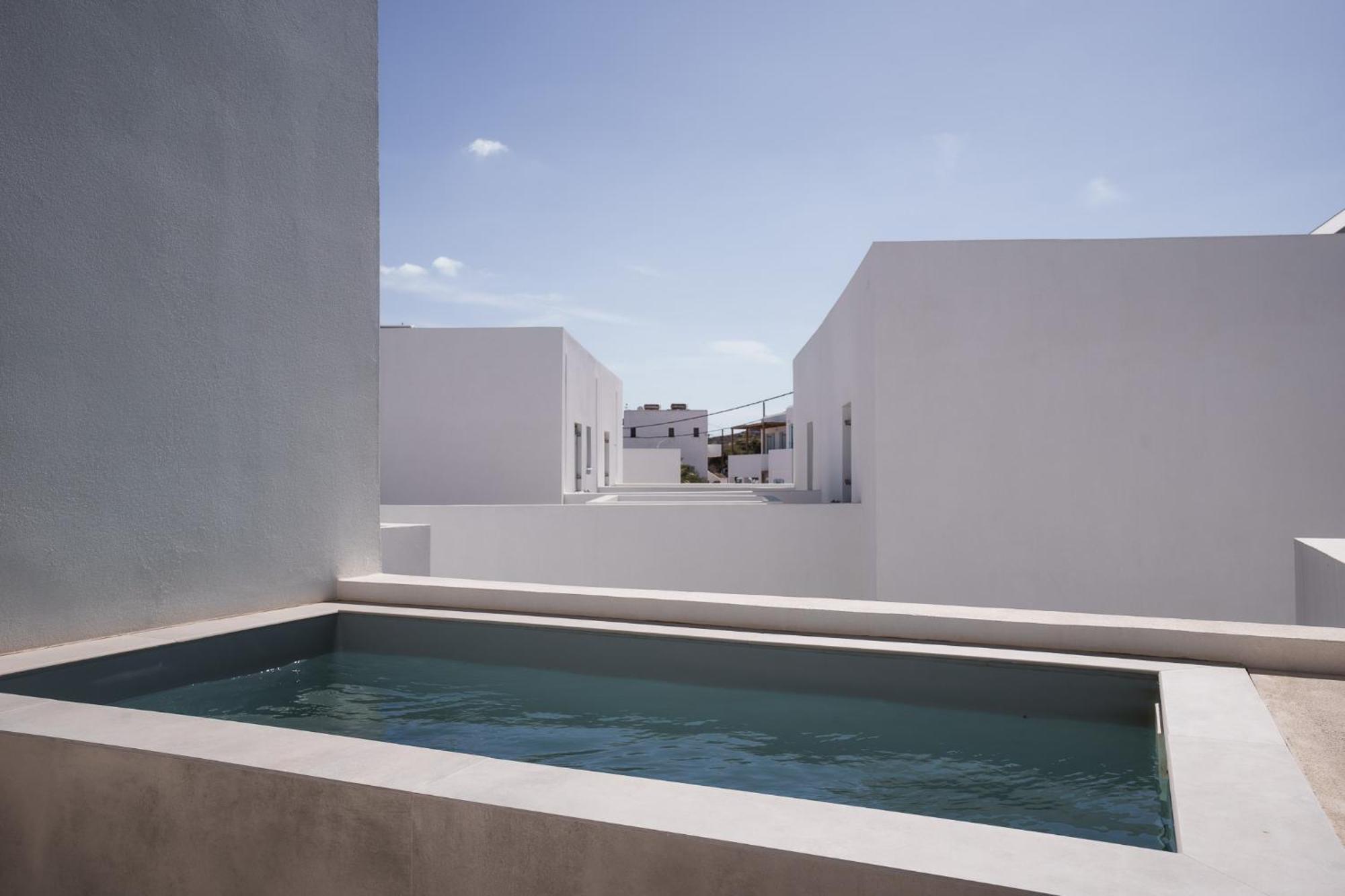 Poema Antiparos Aparthotel Exterior photo